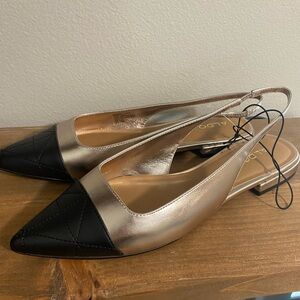 Aldo Women's Black and Gold Flats size 9
